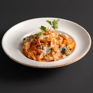 Domates & Sebzeli Tagliatelle